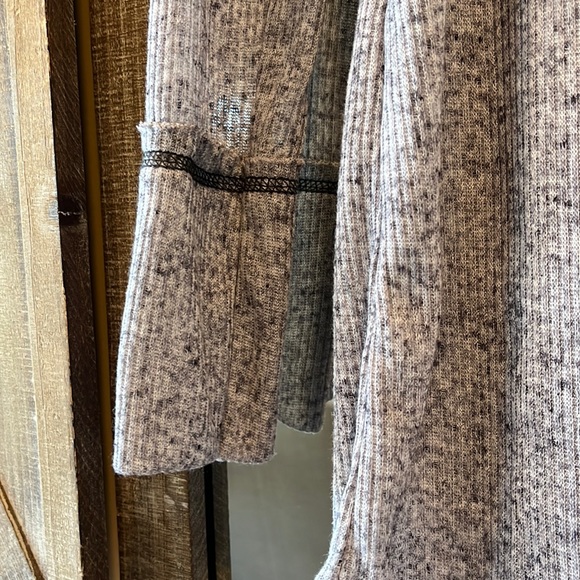 Speckled Gray Top Long Sleeve Polyester Linen Spandex Cute with Leggings - Picture 5 of 11